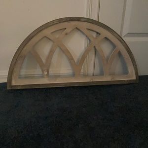 I am selling a wall decor item